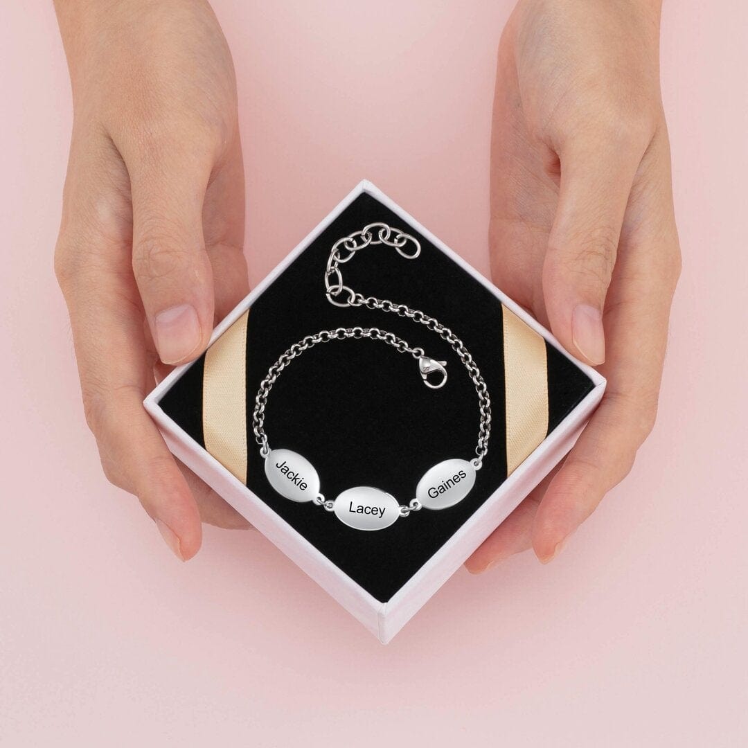 AntiqueAccesories Personalized Mother Bracelet Engraved 3 Names Custom with 3 Oval Pendant