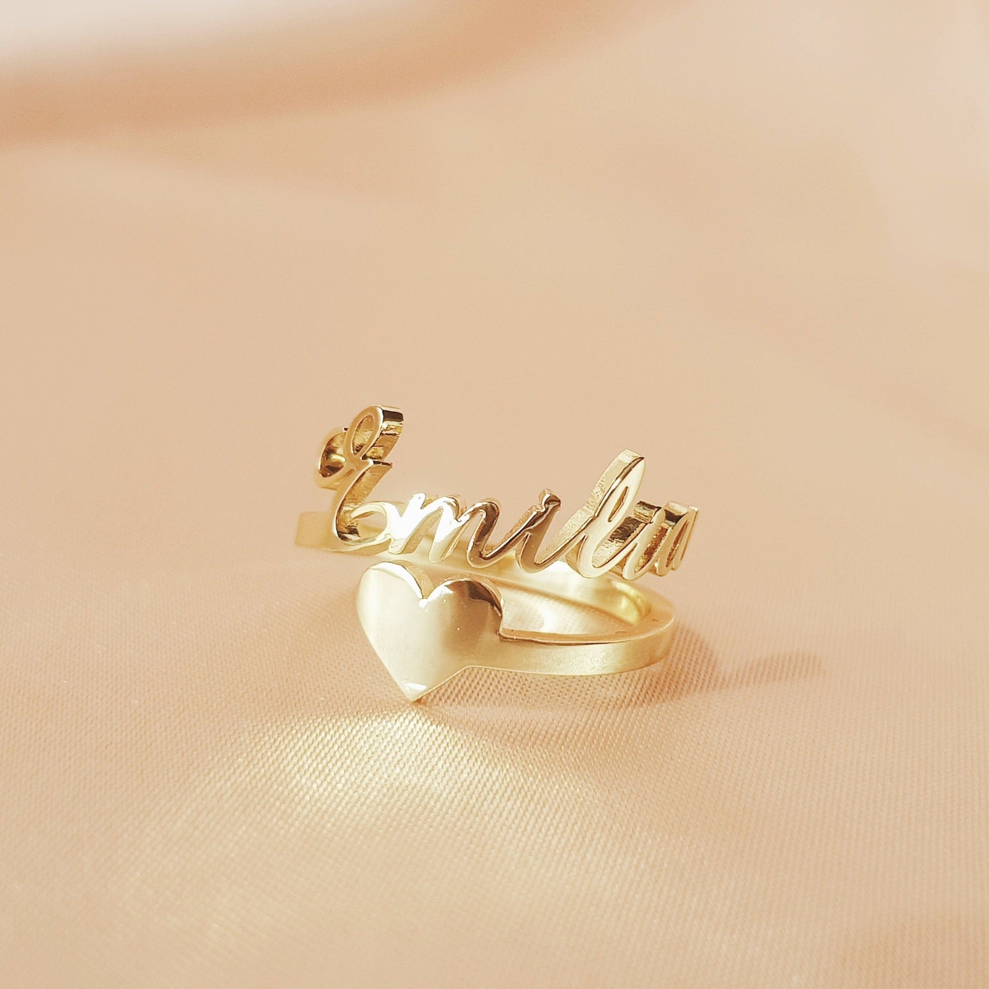 AntiqueAccesories PERSONALIZED Single Name Heart Ring, 18k Gold